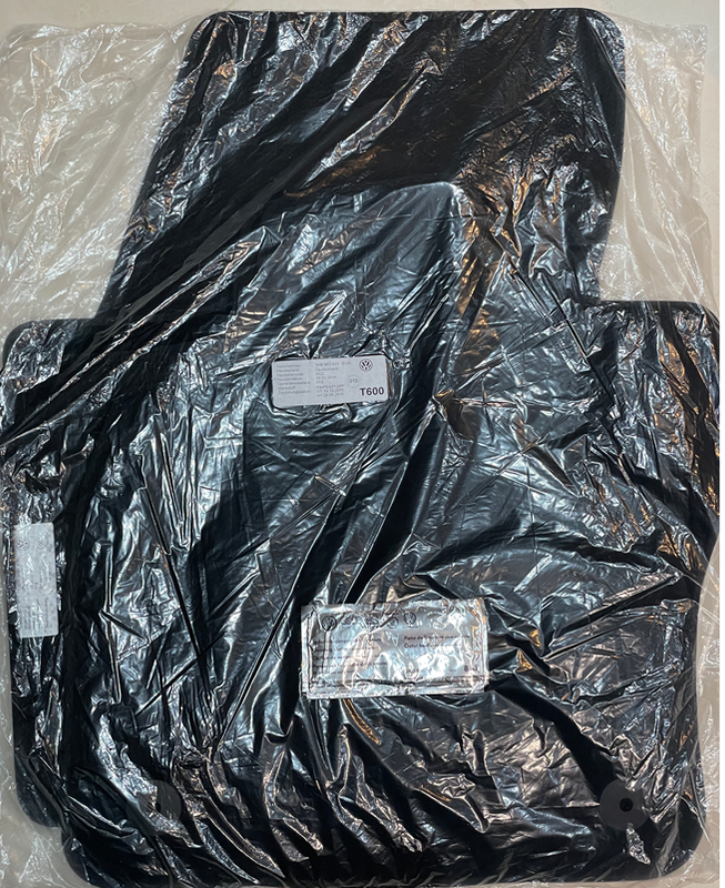 ست کامل کفپوش موکتی داخل اتاق فولکس واگن تیگوان ۲۰۱۸ اصل آلمان